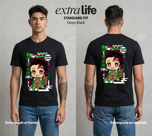Cazadores de la Noche | El Cazador del Agua #01227 - Playera Standard Fit | Deep Black - Foto en modelo