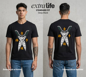 Cazadores de la Noche | El Estilo del Pilar #01242 - Playera Classic Premium | Deep Black - Foto en modelo