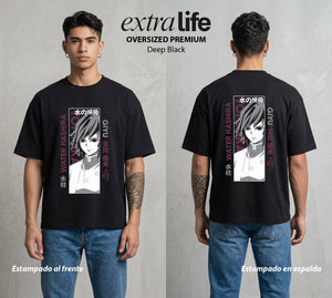 Cazadores de la Noche | Demon Slayer Tomioka #01248 - Playera Oversized Premium | Deep Black - Foto en modelo