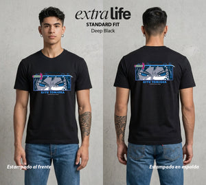 Cazadores de la Noche | Demon Slayer Tomioka #01253 - Playera Standard Fit | Deep Black - Foto en modelo