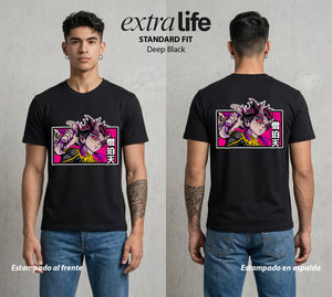 Cazadores de la Noche | La Colera del Tambor #01285 - Playera Standard Fit | Deep Black - Foto en modelo