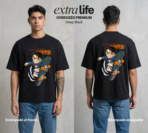 El Nino Detective | La Deduccion del Bien #01295 - Playera Oversized Premium | Deep Black - Foto en modelo