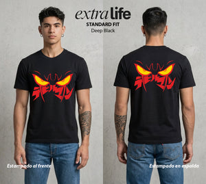 El Demonio Sensible | Los Ojos del Demonio #01296 - Playera Standard Fit | Deep Black - Foto en modelo