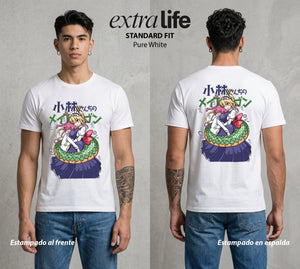 La Sirvienta Dragon | El Dragón Ancestral #01378 - Playera Standard Fit | Pure White - Foto en modelo