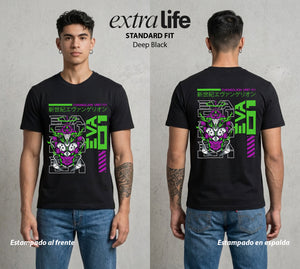Unidad de Combate | El Gigante de Luz #01413 - Playera Standard Fit | Deep Black - Foto en modelo