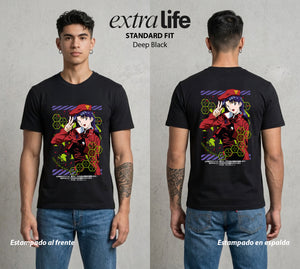 Unidad de Combate | La Capitana de Operaciones #01421 - Playera Standard Fit | Deep Black - Foto en modelo