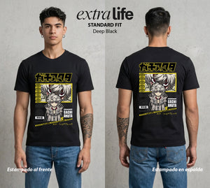 Arte del Desecho | El Fondo del Mundo #01510 - Playera Standard Fit | Deep Black - Foto en modelo