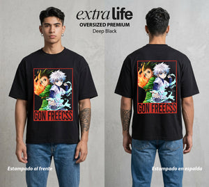 La Prueba del Cazador | El Niño de la Isla #01554 - Playera Oversized Premium | Deep Black - Foto en modelo