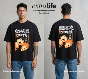 El Vuelo del Voleibol | El Rey del Ataque #01604 - Playera Oversized Premium | Deep Black - Foto en modelo