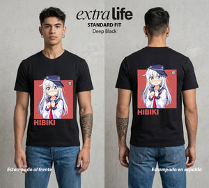 La Resonancia del Misterio | El Poder del Misterio #01652 - Playera Standard Fit | Deep Black - Foto en modelo