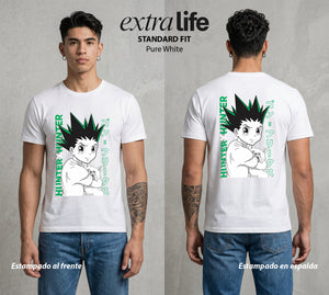 La Prueba del Cazador | El Nen de la Alegria #01697 - Playera Standard Fit | Pure White - Foto en modelo