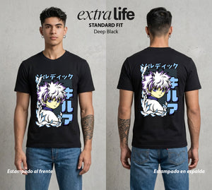 La Prueba del Cazador | El Asesino del Rayo #01718 - Playera Classic Premium | Deep Black - Foto en modelo