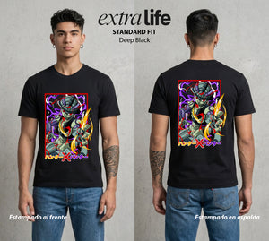 La Prueba del Cazador | El Ser Supremo #01726 - Playera Standard Fit | Deep Black - Foto en modelo