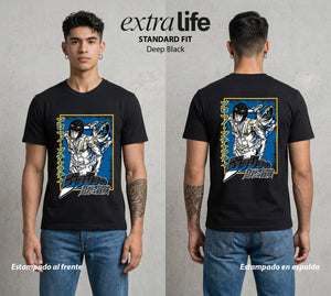 La Extrana Aventura | La Cremallera del Bien #01743 - Playera Standard Fit | Deep Black - Foto en modelo