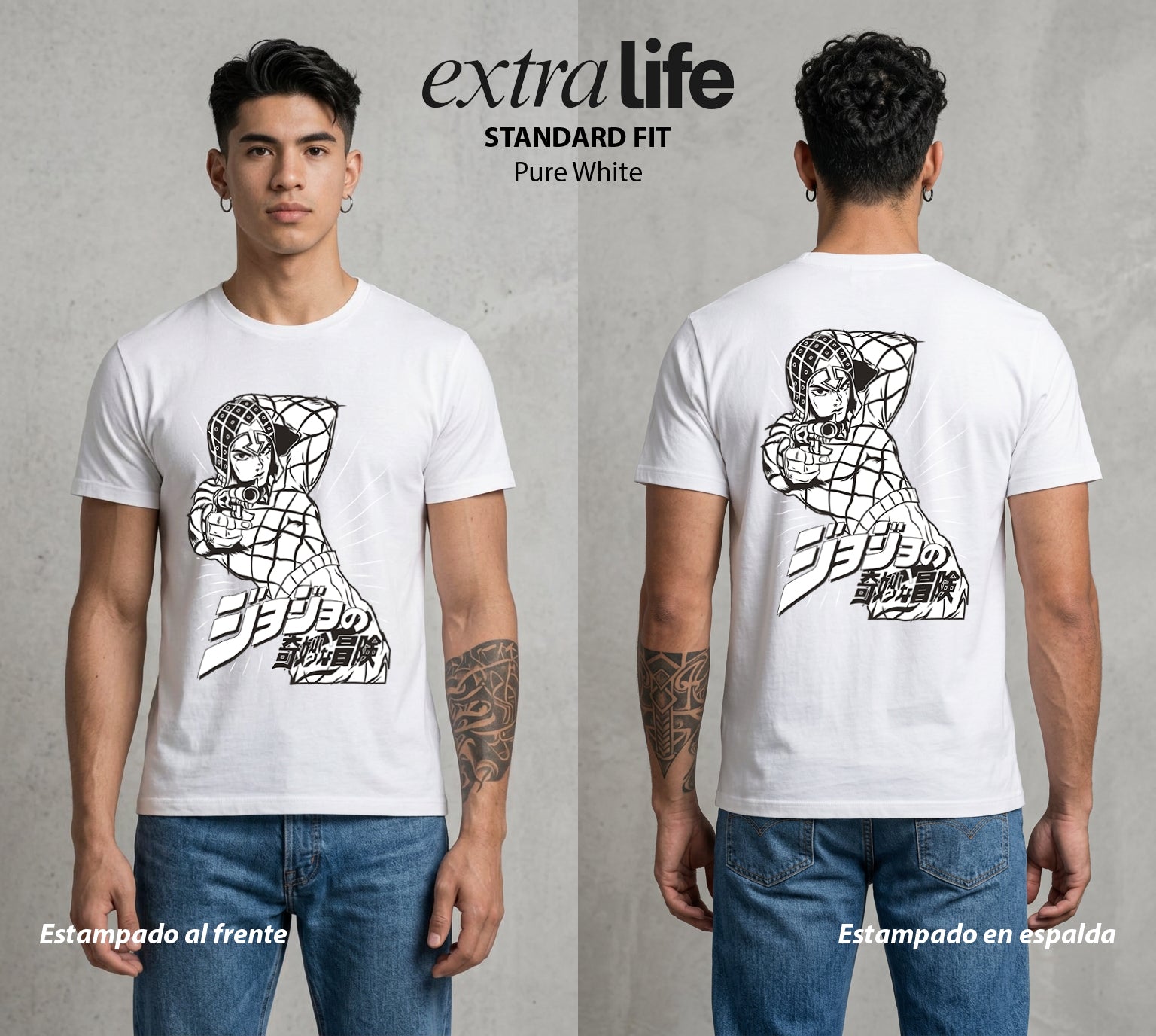 La Extrana Aventura | Pistola y Suerte #01754 - Playera Standard Fit | Pure White - Foto en modelo