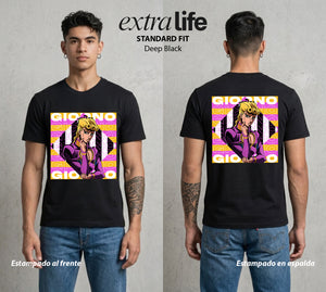 La Extrana Aventura | El Sueño Dorado #01788 - Playera Standard Fit | Deep Black - Foto en modelo