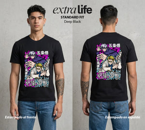 El Arte de las Maldiciones | El de Corbata y Filo #01852 - Playera Classic Premium | Deep Black - Foto en modelo