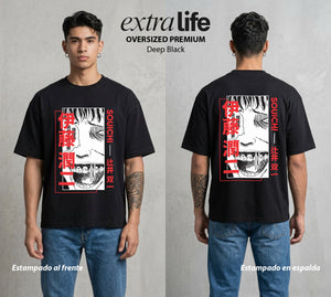 El Horror del Mangaka | El Niño de los Clavos #01992 - Playera Oversized Premium | Deep Black - Foto en modelo
