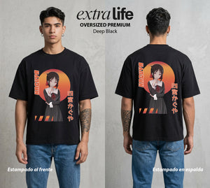 La Guerra del Corazon | La Tsundere del Amor #02018 - Playera Oversized Premium | Deep Black - Foto en modelo