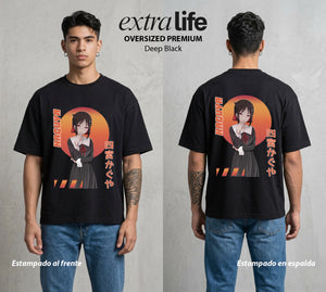 La Guerra del Corazon | La Tsundere del Amor #02018 - Playera Oversized Premium | Deep Black - Foto en modelo