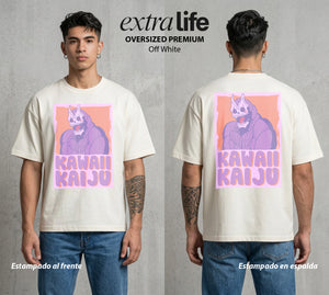 Defensa Anti-Monstruo | El Kaiju Adorable #02035 - Playera Oversized Premium | Off White - Foto en modelo