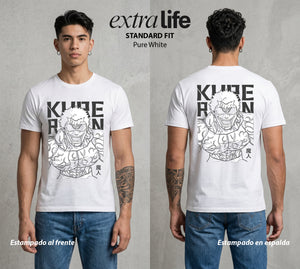 El Torneo de los Fuertes | El Kure del Caos #02065 - Playera Standard Fit | Pure White - Foto en modelo