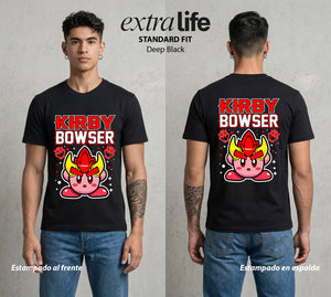 El Reino Rosa | El Rey del Castillo #02095 - Playera Standard Fit | Deep Black - Foto en modelo