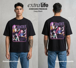 Cazadores Idol | La Cazadora Idol #02131 - Playera Oversized Premium | Deep Black - Foto en modelo