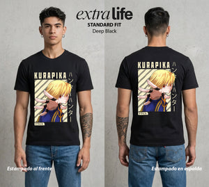 La Prueba del Cazador | Los Ojos en Llamas #02137 - Playera Standard Fit | Deep Black - Foto en modelo