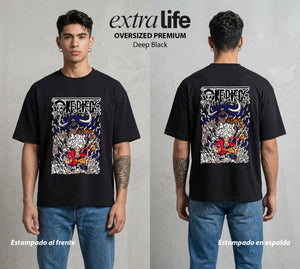 Mar de los Piratas | Capitan de Goma #02181 - Playera Oversized Premium | Deep Black - Foto en modelo