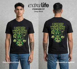 El Reino del Fontanero | El Hermano Verde #02183 - Playera Standard Fit | Deep Black - Foto en modelo