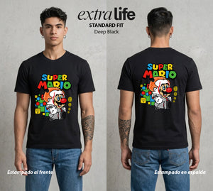 El Reino del Fontanero | El Viajero del Reino #02207 - Playera Standard Fit | Deep Black - Foto en modelo