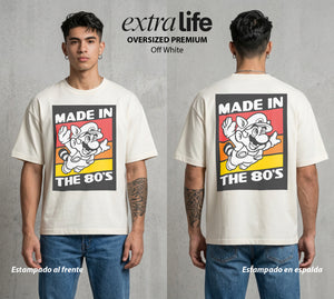 El Reino del Fontanero | El Explorador del Reino #02233 - Playera Oversized Premium | Off White - Foto en modelo
