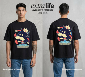 El Reino del Fontanero | El Viajero del Reino #02235 - Playera Oversized Premium | Deep Black - Foto en modelo