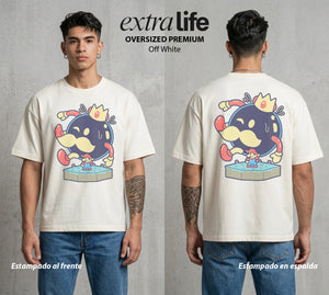 El Reino del Fontanero | El Viajero del Reino #02235 - Playera Oversized Premium | Off White - Foto en modelo