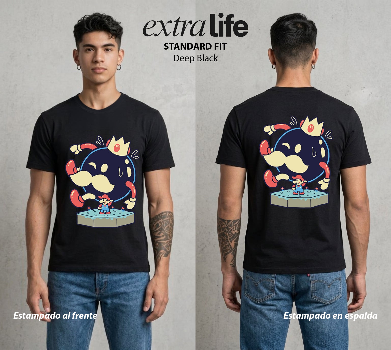 El Reino del Fontanero | El Viajero del Reino #02235 - Playera Standard Fit | Deep Black - Foto en modelo