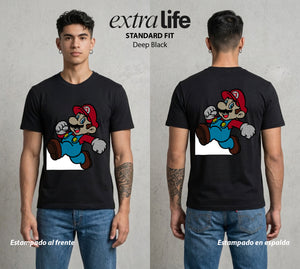 El Reino del Fontanero | El Heroe del Reino #02267 - Playera Standard Fit | Deep Black - Foto en modelo