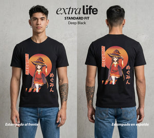 La Otra Vida del Heroe | El Boom del Bien #02424 - Playera Standard Fit | Deep Black - Foto en modelo