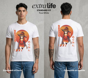 La Otra Vida del Heroe | El Boom del Bien #02424 - Playera Standard Fit | Pure White - Foto en modelo