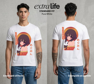 La Otra Vida del Heroe | La Explosion del Bien #02431 - Playera Standard Fit | Pure White - Foto en modelo