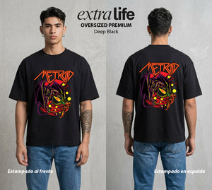 La Cazadora Intergalactica | El Poder del Traje #02447 - Playera Oversized Premium | Deep Black - Foto en modelo