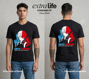 La Academia de Heroes | El Equilibrio del Bien #02572 - Playera Standard Fit | Deep Black - Foto en modelo