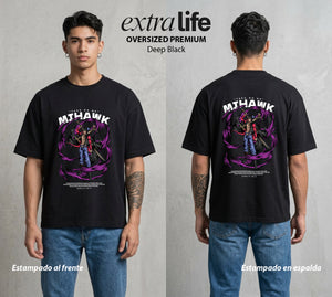 Mar de los Piratas | La Espada del Mundo #02599 - Playera Oversized Premium | Deep Black - Foto en modelo
