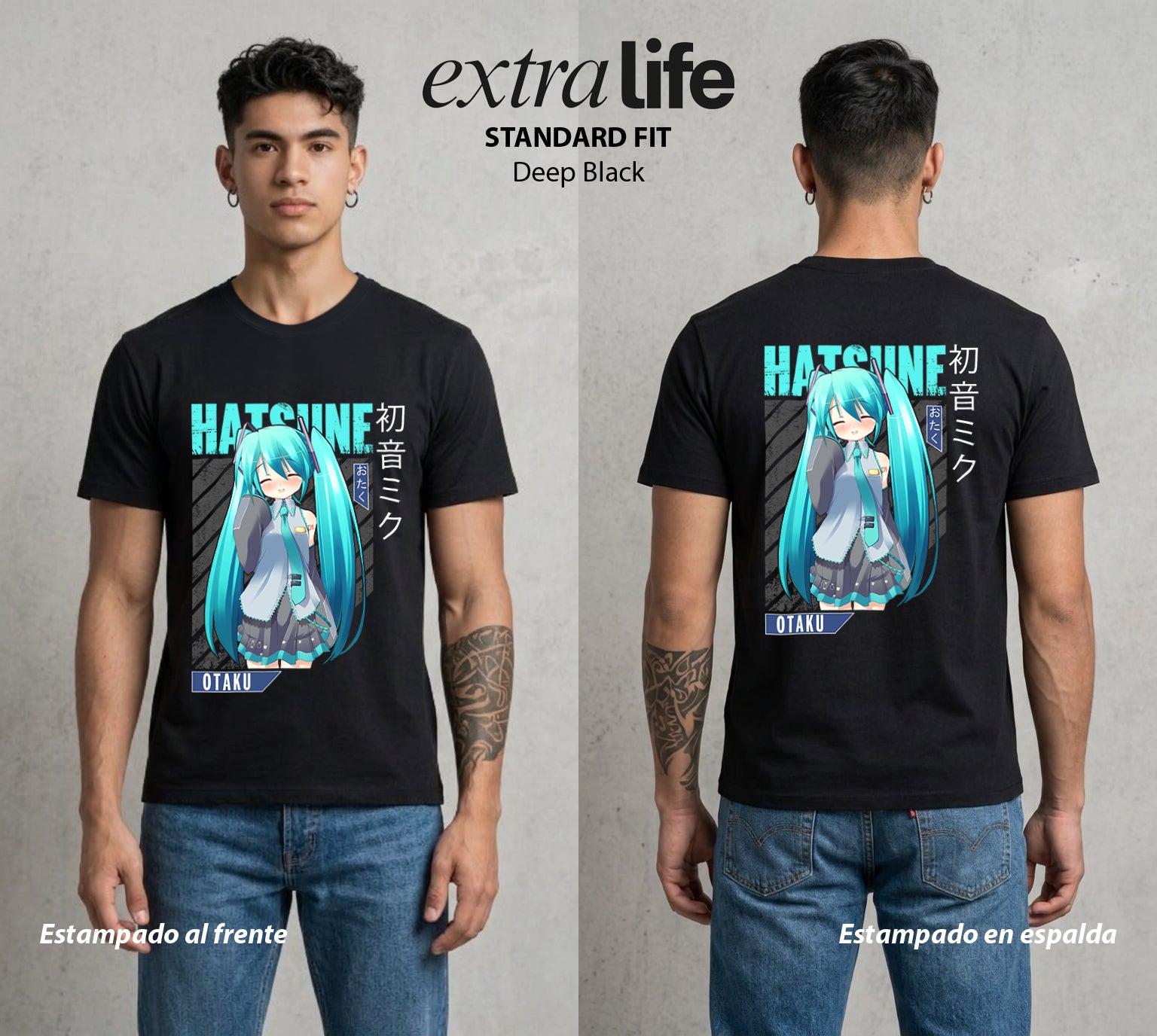 La Voz Vocaloid | El Vocaloid del Bien #02605 - Playera Standard Fit | Deep Black - Foto en modelo