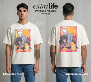 La Aldea Oculta | Zorro de Nueve Colas #02830 - Playera Oversized Premium | Off White - Foto en modelo