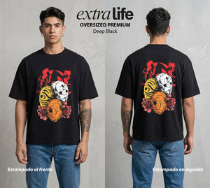 La Aldea Oculta | Zorro de Nueve Colas con Mascara #02865 - Playera Oversized Premium | Deep Black - Foto en modelo