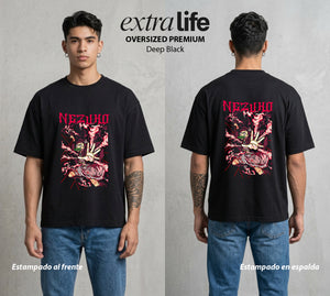 Cazadores de la Noche | La Hermana de Bambu #02962 - Playera Oversized Premium | Deep Black - Foto en modelo