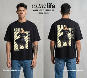 El Arte de las Maldiciones | Fuerza de Osadia #02971 - Playera Oversized Premium | Deep Black - Foto en modelo