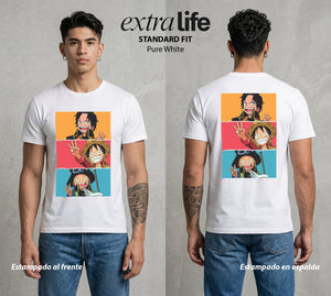 Mar de los Piratas | El Hermano del Fuego #03031 - Playera Standard Fit | Pure White - Foto en modelo