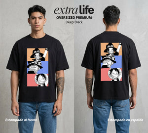 Mar de los Piratas | Capitan de Goma #03032 - Playera Oversized Premium | Deep Black - Foto en modelo